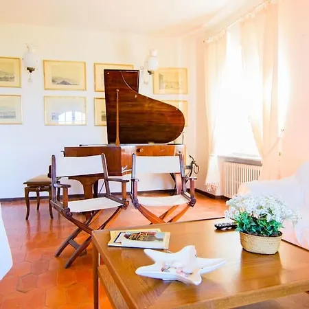 Stefania Con Piscina Villa Magazzini (Tuscany)